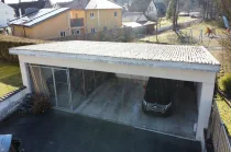 Geräumiger Carport