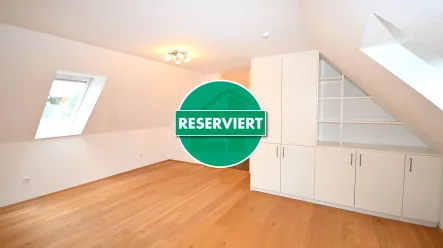 Traumhafte Wohnung - Wohnung mieten in Neumarkt in der Oberpfalz - Ideal für Pendler und Single! Modernisierte 1-Zi.-DG-Wohnung mit Kfz-Stellplatz in Neumarkt i.d.OPf.