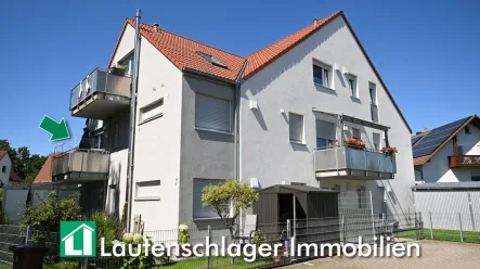 Wohnung im 1. OG - Wohnung mieten in Neumarkt in der Oberpfalz - Schöne 2-Zimmer-Wohnung mit Einbauküche, Balkon und Carport in Neumarkt-Holzheim