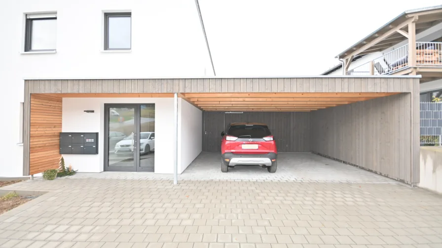 ... und Carport-Stellplatz