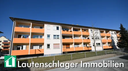 Solide Wohnanlage - Wohnung kaufen in Neumarkt in der Oberpfalz - Renovierungsbedürftige 2-Zi-Starter-Wohnung mit 2 Balkonen in bevorzugter Wohnlage von Neumarkt