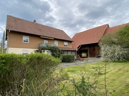  - Haus kaufen in Bad Rodach / Grattstadt - Sanierungsbedürftiges Bauernanwesen in Bad Rodach / Grattstadt