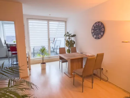 Wohn- und Essbereich - Wohnung kaufen in Coburg - Gut vermietet 2-Zimmer-Eigentumswohnungen mit Balkon in Coburg-Wirtsgrund