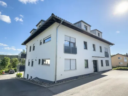 Außenansicht - Wohnung kaufen in Coburg - Neuwertige 3-Zimmer-Wohnung mit großem Balkon in ruhiger Lage von Coburg