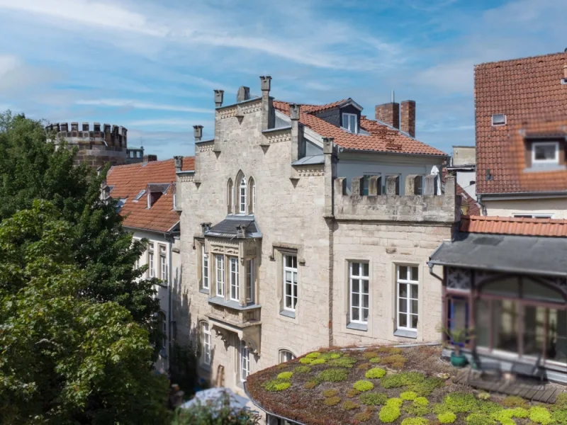 Außenansicht - Wohnung kaufen in Coburg - Historisches Flair in moderner Eleganz: Dachgeschoss-Maisonette mit Dachterrasse am Albertsplatz