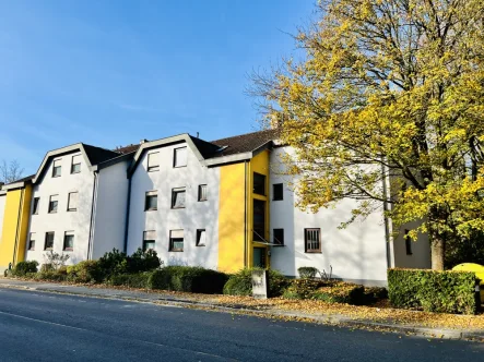 Außenansicht - Wohnung kaufen in Coburg - Top Kapitalanlage! Schöne 2-Zimmer-Wohnung mit Balkon und Garage