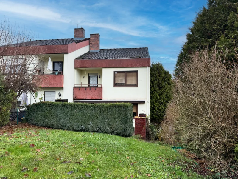 Außenansicht - Haus kaufen in Coburg - Vermietete Doppelhaushälfte im Coburger Stadtgebiet