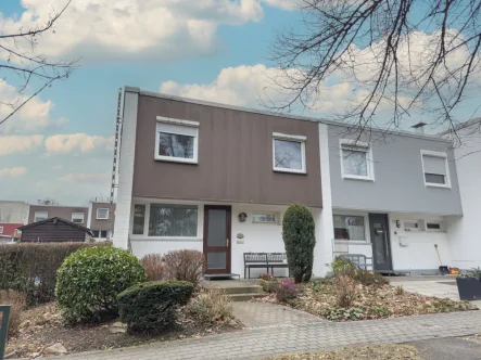 Außenansicht - Haus mieten in Coburg - Charmantes Reihenendhaus im Westen Coburgs mit Garten und Terrasse – ideal für Familien