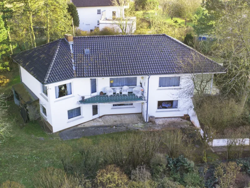  - Haus kaufen in Coburg - Großzügiger Bungalow in schöner Wohnlage in Coburg-Süd