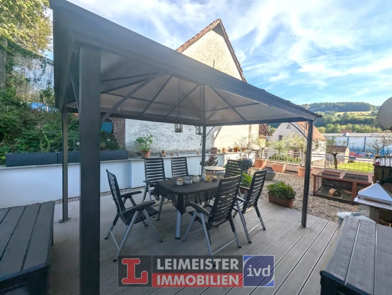 Terrasse - Wohnung mieten in Waldaschaff - GROßZÜGIGER 4-ZI- WOHNTRAUM MIT BALKON, DACHTERRASSE UND GARAGE