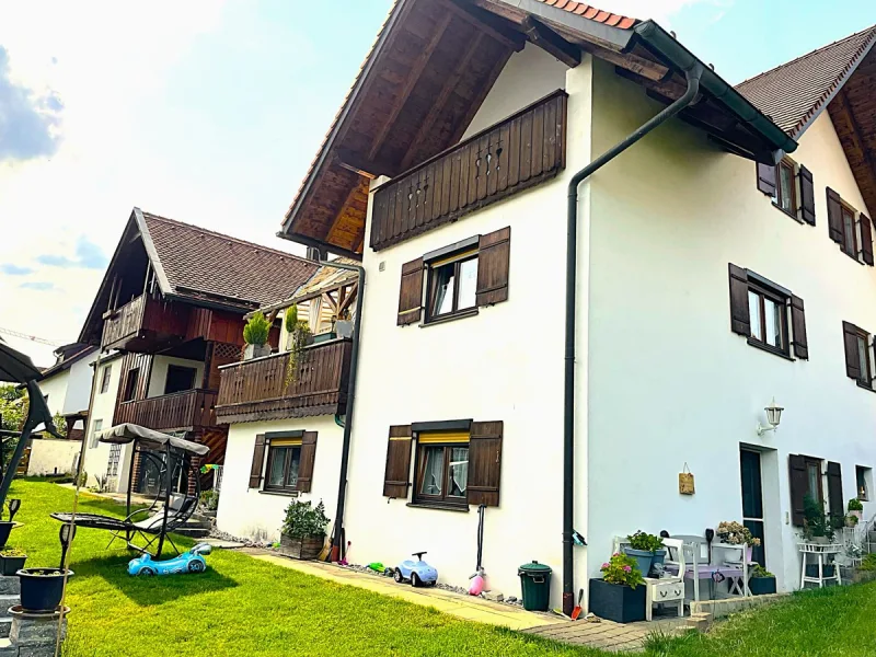 Ansicht - Haus kaufen in Penzberg - Attraktive Kapitalanlage oder geräumiges Eigenheim – 3-Familienhaus mit Bergblick