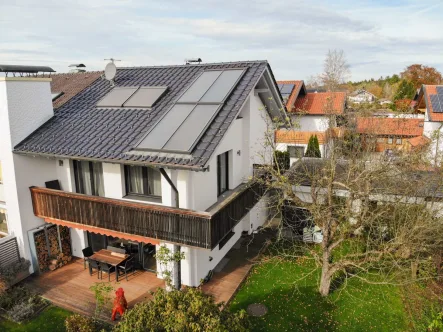Ansicht von oben - Haus kaufen in Iffeldorf - Hochwertig saniert – Top ausgestattet!Doppelhaushälfte in Iffeldorf