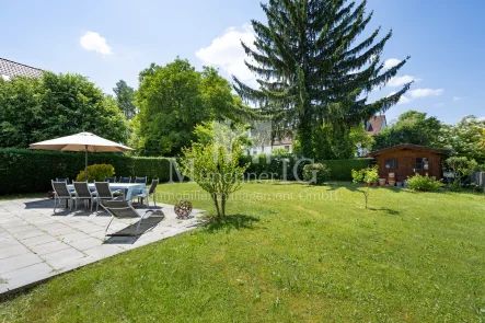 Garten - Haus kaufen in München - MÜNCHNER IG: Seltene PERLE auf großem Grundstück mit zusätzlichem Baurecht!