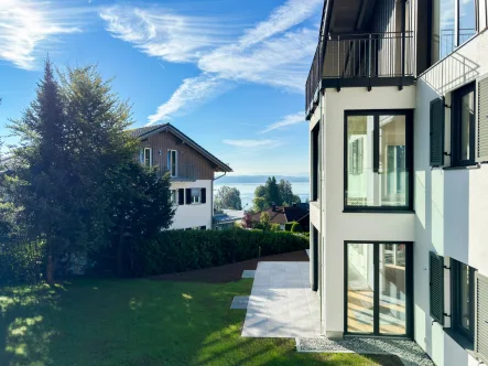 Garten mit Blick auf den Starnberger See - Wohnung mieten in Tutzing - Elegante 3-Zimmer-Wohnung im Erdgeschoss mit Garten und Traumblick