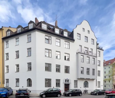 Ansicht Haus_2 - Wohnung mieten in München - 4-Zimmer-Altbau saniert mit Südwest-Loggia in Obergiesing