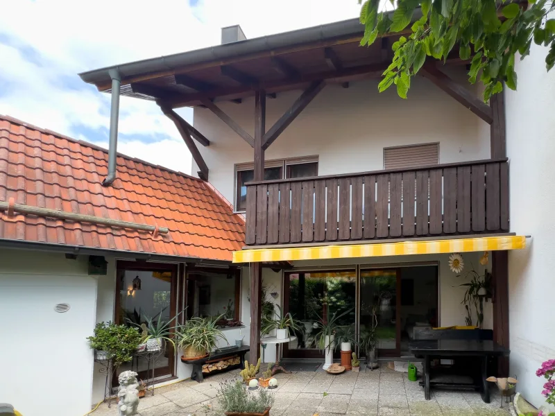 Hausansicht Garten - Haus kaufen in München - Familientraum - Platz und Raffinesse mit 5 Zimmern und Garten