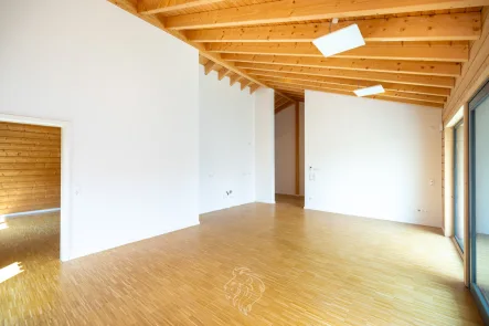 Ansicht Wohnbereich mit Schlafzimmer - Wohnung kaufen in Gerolzhofen - Reserviert: Schöne 3-Zimmer Obergeschosswohnung in Gerolzhofen