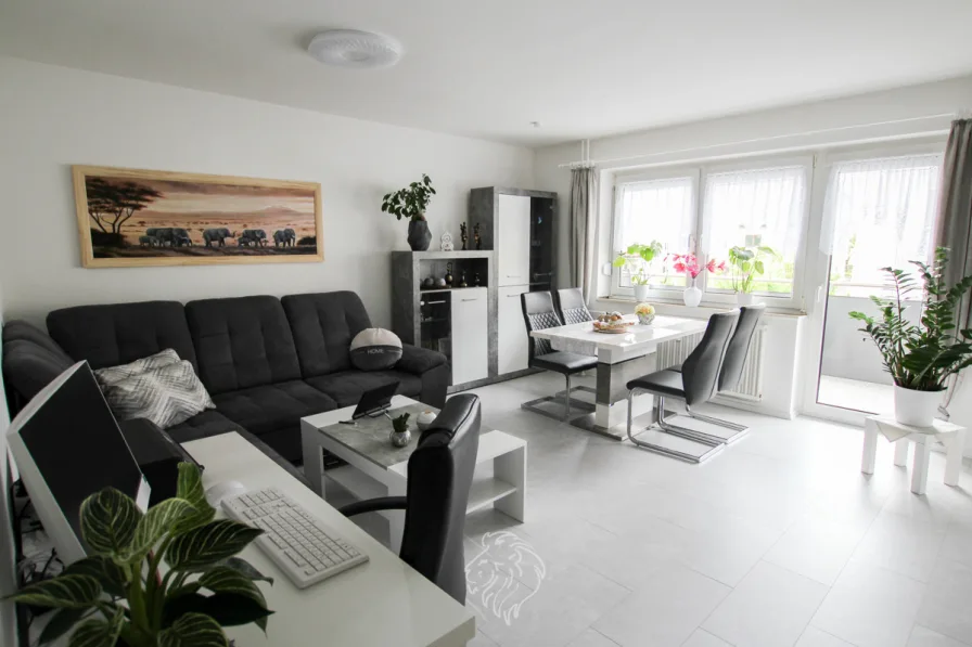 Wohn-/Esszimmer - Wohnung mieten in Rottendorf - Renovierte 2-Zimmerwohnung mit Balkon