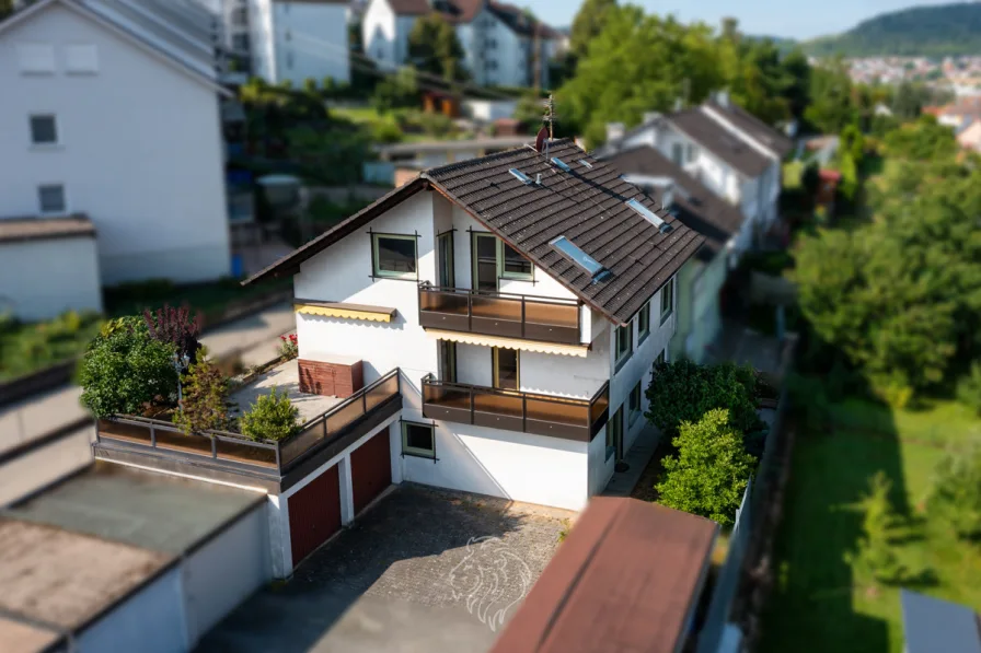Luftansicht - Haus kaufen in Lauda-Königshofen / Gerlachsheim - Charmantes Einfamilienhaus mit Doppelgarage, Fußbodenheizung und Whirlpool
