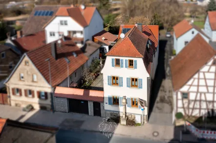 Außenansicht - Haus kaufen in Arnstein - Reserviert: Platz für die ganze Familie - charmantes Wohnensemble in Arnstein