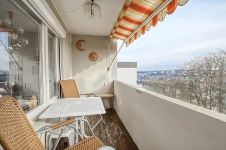 Balkonaussicht - Wohnung kaufen in Würzburg / Lengfeld - Möblierte 1-Zimmer-Wohnung mit herrlichem Ausblick! Gepflegt und direkt beziehbar in Würzburg!