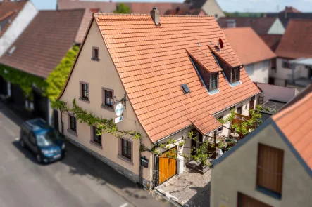 Außenansicht  - Haus kaufen in Sommerach - Wohnen und Arbeiten im  idyllischen Ortskern von Sommerach