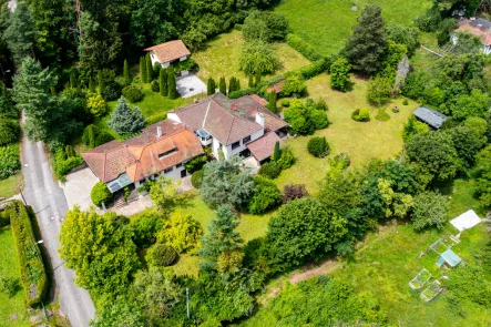 Außenansicht - Haus kaufen in Würzburg - Einzigartiges Anwesen in außergewöhnlicher Lage - Villa im Steinbachtal