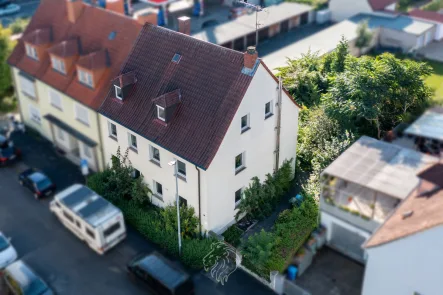 Luftansicht - Haus kaufen in Schweinfurt - Mehrfamilienhaus mit 3 Wohneinheiten – Sanierungsobjekt in begehrter Zentrallage von Schweinfurt!