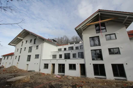 Gesamtübersicht - Wohnung kaufen in Wittibreut / Ulbering - IMMO MAIER -WOHNEN im GRÜNEN- MIT GUTEM GEWISSEN - KFW40 EE IM EINKLANG MIT DER NATUR-provisionsfrei