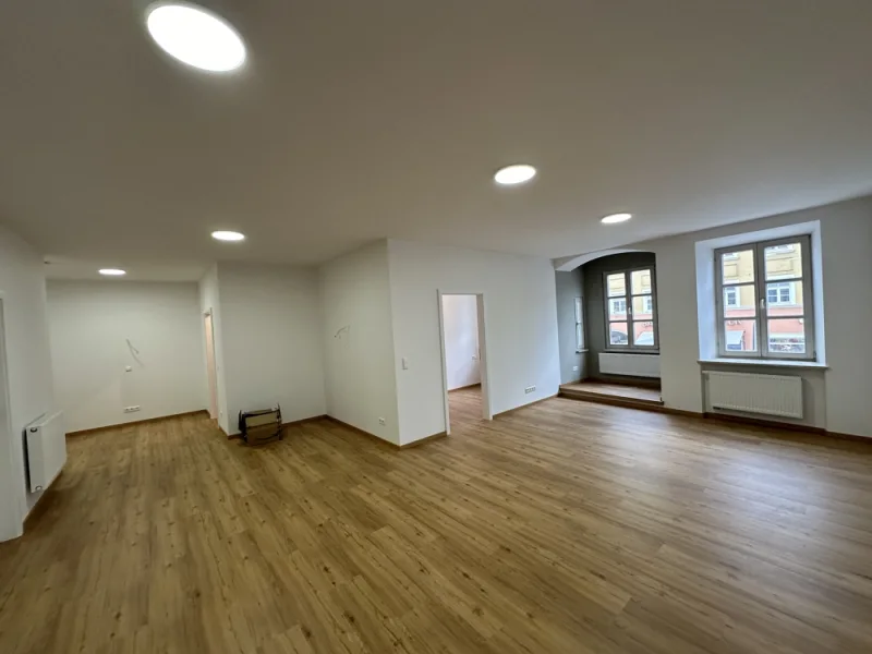 IMG_1302 - Wohnung mieten in Pfarrkirchen - Perfekte großzügige 3-Zimmer-Wohnung in bester direkter Lage am Stadtplatz samt großen Balkon