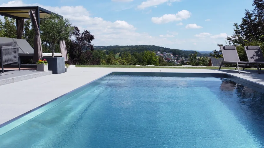 Edelstahl-Pool - Haus kaufen in Pfarrkirchen - DIPLOM-Immowirt MAIER !! Exklusive-Sonnendurchflutete Villa mit einmaligen Weitblick ins Rottal !!