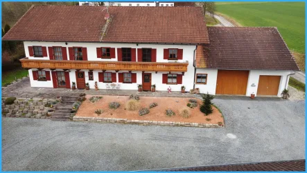 Luftaufnahme  - Haus kaufen in Dietersburg - DIPL.-Immowirt MAIER !! Platz für Familie, Hobbys oder Firmensitz - großes Anwesen im Bestzustand !!