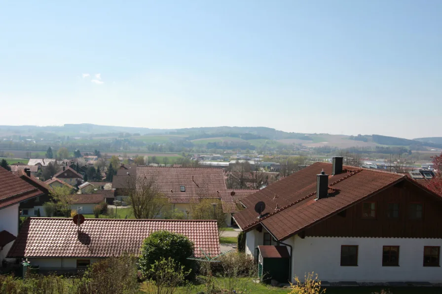 Blick übers Rottal - Wohnung kaufen in Bad Birnbach - VERKAUFT !! tolle, offene 3-Zimmer-Wohnung mit Galeriebereich und Weitblick !!