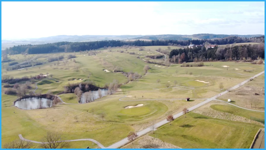 Direkt am Golfplatz - Grundstück kaufen in Bad Birnbach - DIPL.-Immowirt MAIER !! LETZTES Baugrundstück - WOHNEN AM GOLFPLATZ - PERFEKTE LAGE - RARITÄT PUR !!