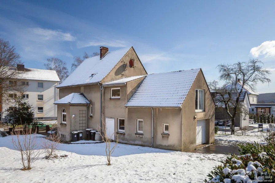 Der Blick von Nord-West über den Garten