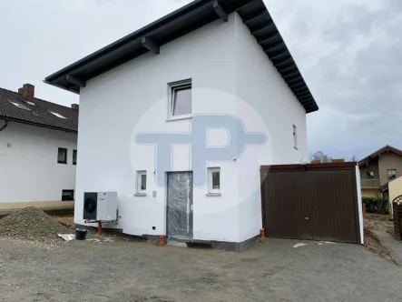 Ansicht3 - Haus mieten in Vilshofen - RESERVIERT!MIETE-PROVISIONSFREIMODERNE PULTDACHVILLA