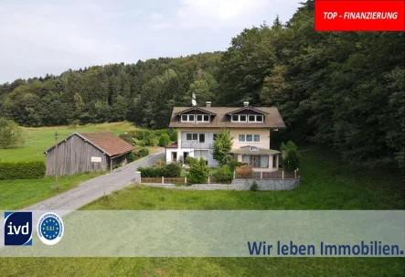 Hauptfoto Internet - Haus kaufen in Hengersberg - LANDHAUS IN ALLEINLAGE MIT FERNBLICK SOWIE WALDBESTAND UND TEICH-TIERHALTUNG GEEIGNET 