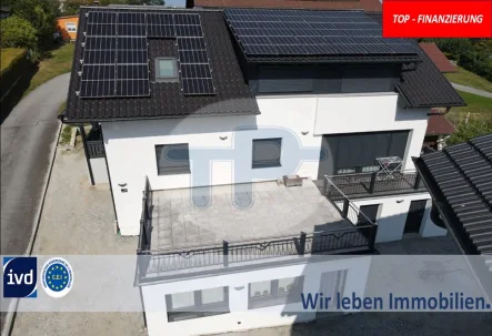 Hauptfoto Internet - Haus kaufen in Hutthurm - MODERNES 3-FAMILIENHAUS MIT PV-ANLAGE