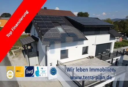 Hauptfoto Internet - Haus kaufen in Hutthurm - MODERNES 3-FAMILIENHAUS MIT PV-ANLAGE