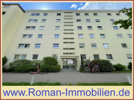 Vorderansicht mit Rahmen - Wohnung kaufen in Nürnberg - Modernisierte 4-Zimmer-Wohnung mit großer Loggia, Aufzug und Stellplatz in Nürnberg-Mögeldorf!