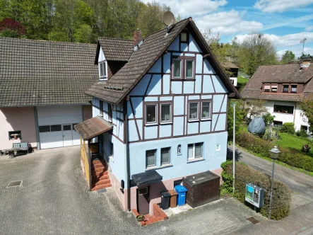 Außenansicht - Haus kaufen in Fellen - Leben mitten im Spessart - gemütliches Fachwerkhaus in Rengersbrunn