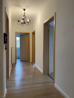 Eingangsbereich - Wohnung mieten in Lohr - Modernisierte Dachgeschosswohnung in Städtnähe - Lohr a. Main