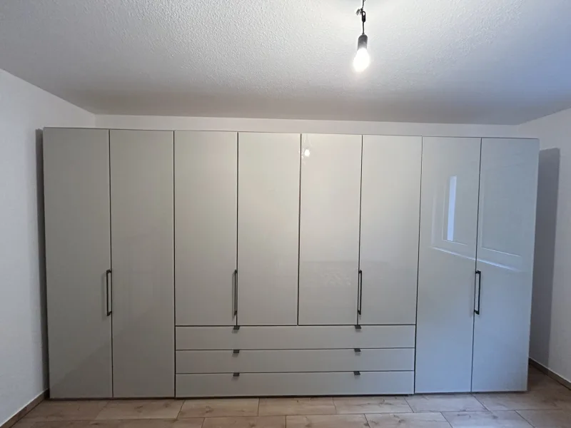 Kleiderschrank