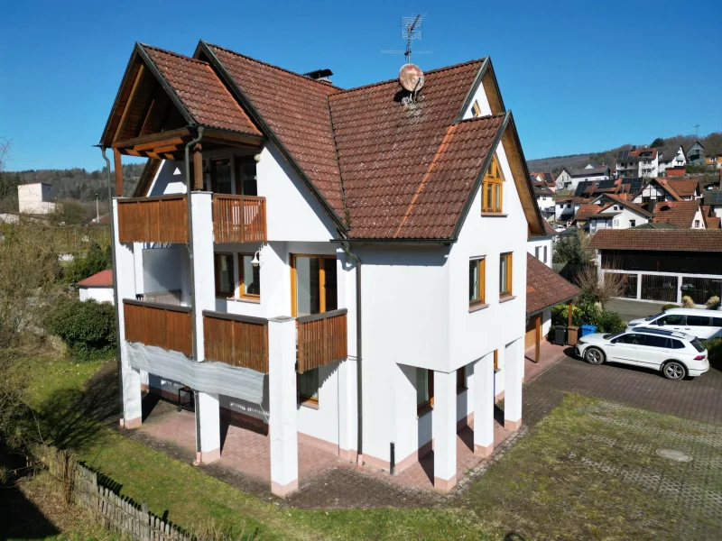 Außenansicht - Haus kaufen in Partenstein - Familienfreundliches Einfamilienhaus in Partenstein - Viel Platz für Ihre Träume