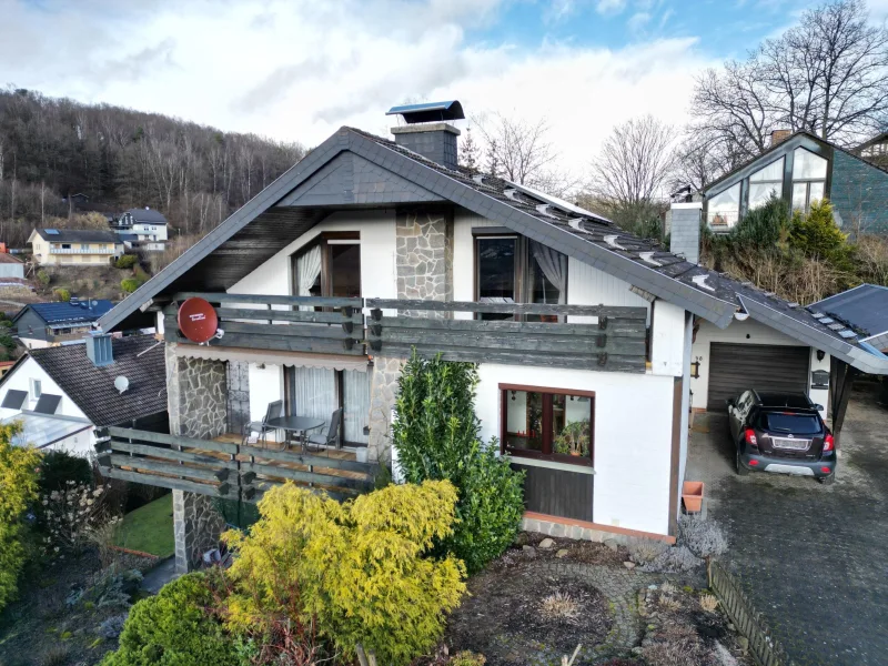 Außenansicht - Haus kaufen in Flörsbachtal - Ein Zuhause für die Familie -  Einfamilienhaus mit tollem Ausblick