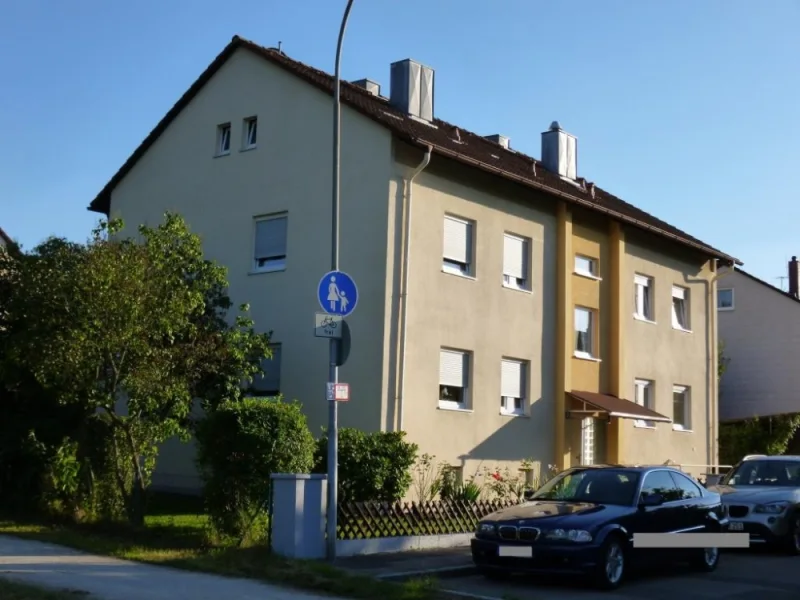 Hausansicht  - Wohnung kaufen in Schwabach - Tolle Gelegenheit - Erdgeschoss-Whg. mit separatem Gartenanteil direkt am Vogelschutzpark in SC
