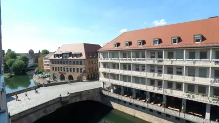 Ausblick, Fleischbrücke - Wohnung mieten in Nürnberg - Beste City-Lage - Großzügige und helle 3-Zimmerwohnung mit Einbauküche am Hauptmarkt