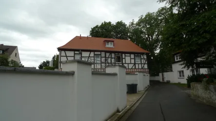 Hausansicht - Haus mieten in Nürnberg - Repräsentatives Anwesen in Weiherhaus - Wohnen u. Arbeiten möglich - Stellplätze u. Garage vorhanden