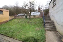 Garten vor dem Haus / Zugang zur Immobili