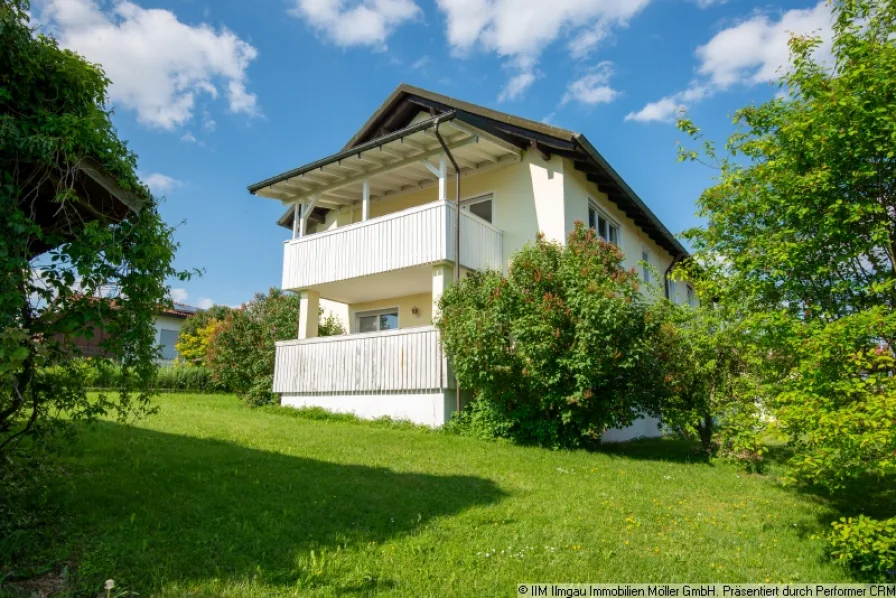 Gartenansicht - Wohnung kaufen in Ilmmünster - Sofort frei -  4  Zi.-ETW mit herrlichem Blick über Ilmmünser, gr. Balkon + Gge.